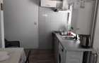 3 camere, 5 minute metrou Eroii Revolutiei, loc parcare, curte mica