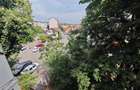 Inchiriez apartament cu 2 camere decomandat 260euro str. Moldovei col? cu Lacul Ro?u zona Rogerius