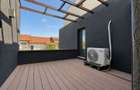 Doua case premium, intr-o zona linistita de langa padure