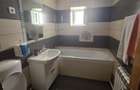 Inchiriez apartament 3 camere - 3