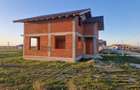 Casă cu 4 camere cu Teren 130 Mp în Sânmartin - 2