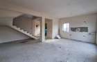 CASA P+1+M-CURTE LIBERA 130 MP-SCOLII