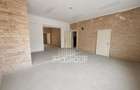 UNIC! Apartament in vila,pe doua niveluri,  450 mp teren  in zona Centrala