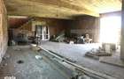 Casa (la rosu), Livada si Padure, Teren Generos si Plata Flexibila - 10