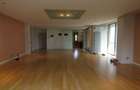 Apartament impresionant cu vedere catre lac, piscina comuna, mobilier modern