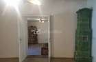 Oportunitate investitie- Casa renovabila, 2 camere, curte comuna, Centru