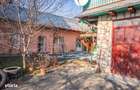 Casa spatioasa din Comanesti locuinta pentru familii mari sau sedi - 5