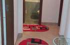 Inchiriez apartament 2 camere in Roman Neamt zona Favorit la 2 min de LIDL cu balcon - 1