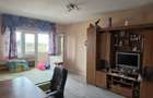 Vand apartament decomandat cu 3 camere!