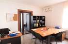 Dau in chirie apartament la casa doua camere plus una mica baie debara mobilat pt. birouri,curte acces auto,,ultracentral. - 4