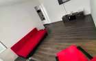 inchiriez Apartament cu 3 camere PLOIE?TI, ZONA MALU RO?U
