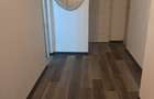 Vând apartament cu 3 camere decomandat la parter