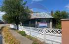 Casa / Vila cu 4 camere de vanzare - 1