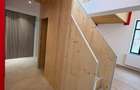 Casa Unifamiliala Interbelica Renovata Contemporan