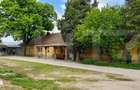 Casa cu 3 apartamente+garaje - 372 mp si teren liber 1.413 mp in Deva - 2