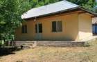 Casă cu Teren 1550 Mp în Răducăneni - 3