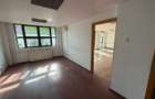 Inchiriere spatiu comercial/birouri/hala