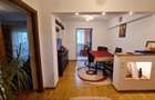 Apartament decomandat 3 camere + living de vanzare in zona Ostroveni