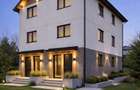 Triplex 262 mp utili, la rosu, 525 mp teren - Valea Lupului