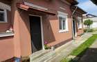 Casa primitoare cu 4 camere si 2 bai in Targoviste Renovata, izolata,cu posibilitatea de extindere a constructiei,teren 400 mp, zona foarte linistit - 2