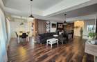 Penthouse 104,97 mp + 192,81 mp terase - piata Sudului