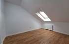 Persoana fizica vand apartament tip mansarda 3 dormitorare + living cu bucatarie open space, situat pe Strada Florilor - 2
