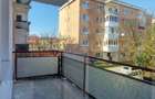 Apartament 3 camere, 2 bai complet renovat, etaj 1, sem - 3