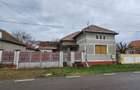Casă cu 3 camere în Aurel Vlaicu