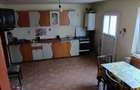 Casa cu 3 camere ,spatiu comercial si gradina generoasa