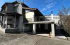 Casă de vânzare 7 camere, 300 mp utili, teren 839 mp, zonă centrală