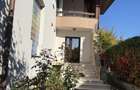 Casa de vanzare, 5 camere, curte mare, moderna