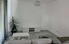 Inchiriez apartament 3 camere cu terasa si curte - 2