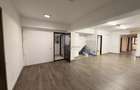 Spatiu comercial, pozitionare excelenta, exact la metrou Aparatorii P - 10