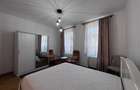 Apartament la casa, cu 3 camere, semidecomandat, zona centrala, str. Sitei - 8