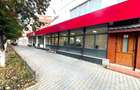 VANZARE CLADIRE CU RESTAURANT UTILAT COMPLET PLUS SPATIU COMERCIAL