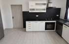 Vand casa pe parter in zona Plopi