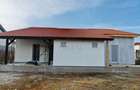 Duplex pe plan - canalizare - bucatarie inchisa - 3 bai