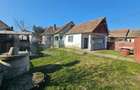 Casa din caramida, 4 camere, ?ura ?i curte mare S - 4