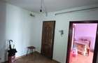 Apartament 3 camere si mansarda (zona Liceul nr.1 )