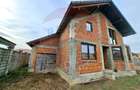 Casă în Vladimirescu, 5 camere,  garaj, 1000 mp teren. Comision 0%. - 2