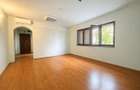 3 camere langa Iulius Mall parter inalt