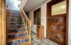 Casa cu 5 camere, 2 bucatarii ?i 4 bai | 2 intrari | I - 3