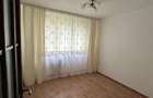 Prima inchiriere 3 camere, complet renovat, loc parcare asigurat.