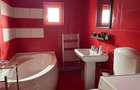 Un apartament altfel decat cele clasice de 2 camere/ 82 mp de spatiu/ lumina si confort.