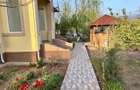 Casa cu 4 camere si garaj, beci, curte mare, gata de utilizare - 2