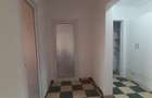 Vand apartament doua camere, decomandat, 55 m.p., etaj 2, centrala proprie gaz.