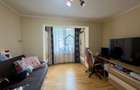 Apartament 2 camere de vanzare zona ?colii 11 - 10