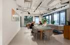 Birouri ce pot fi personalizate pentru 15 persoane in Spaces Expo - 3