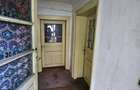 Casa cu 6 camere ?i curte, 2000 mp teren