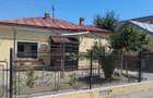 Casa cu teren- de vanzare - 2